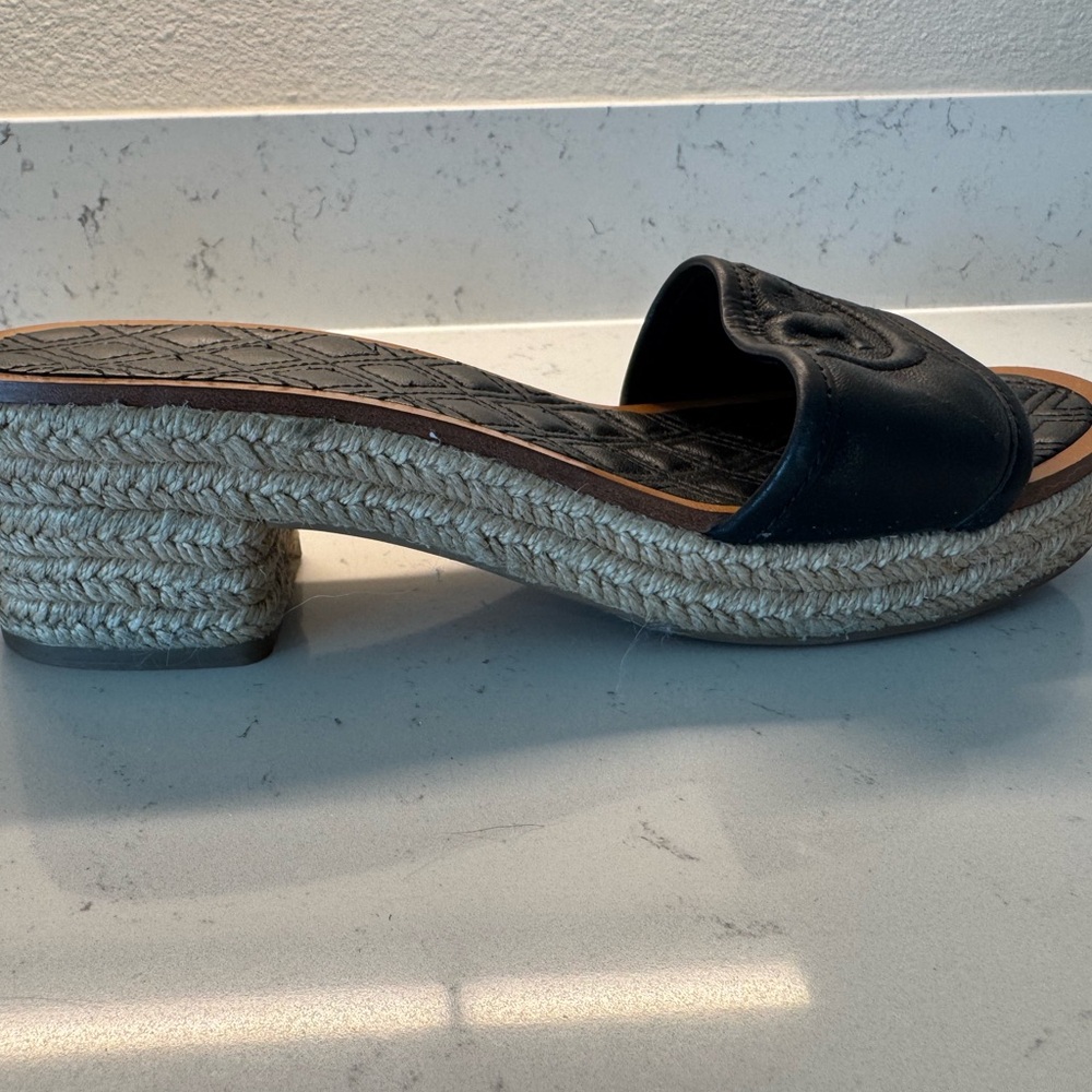 Tory Burch Navy Quilted Slide Sandals - Picture 5 of 6